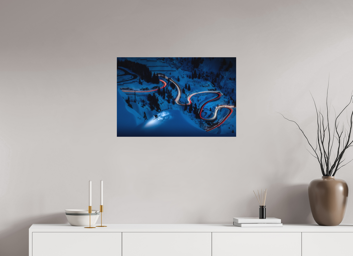75 x 50 cm, Papierprint ohne Rahmen Light Painted Skiing at Night