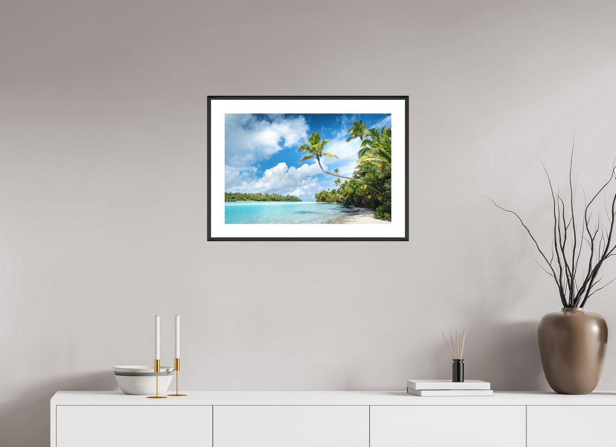 60 x 40 cm, Rahmen-Schwarz Curved Palm Over the Lagoon, Aitutaki