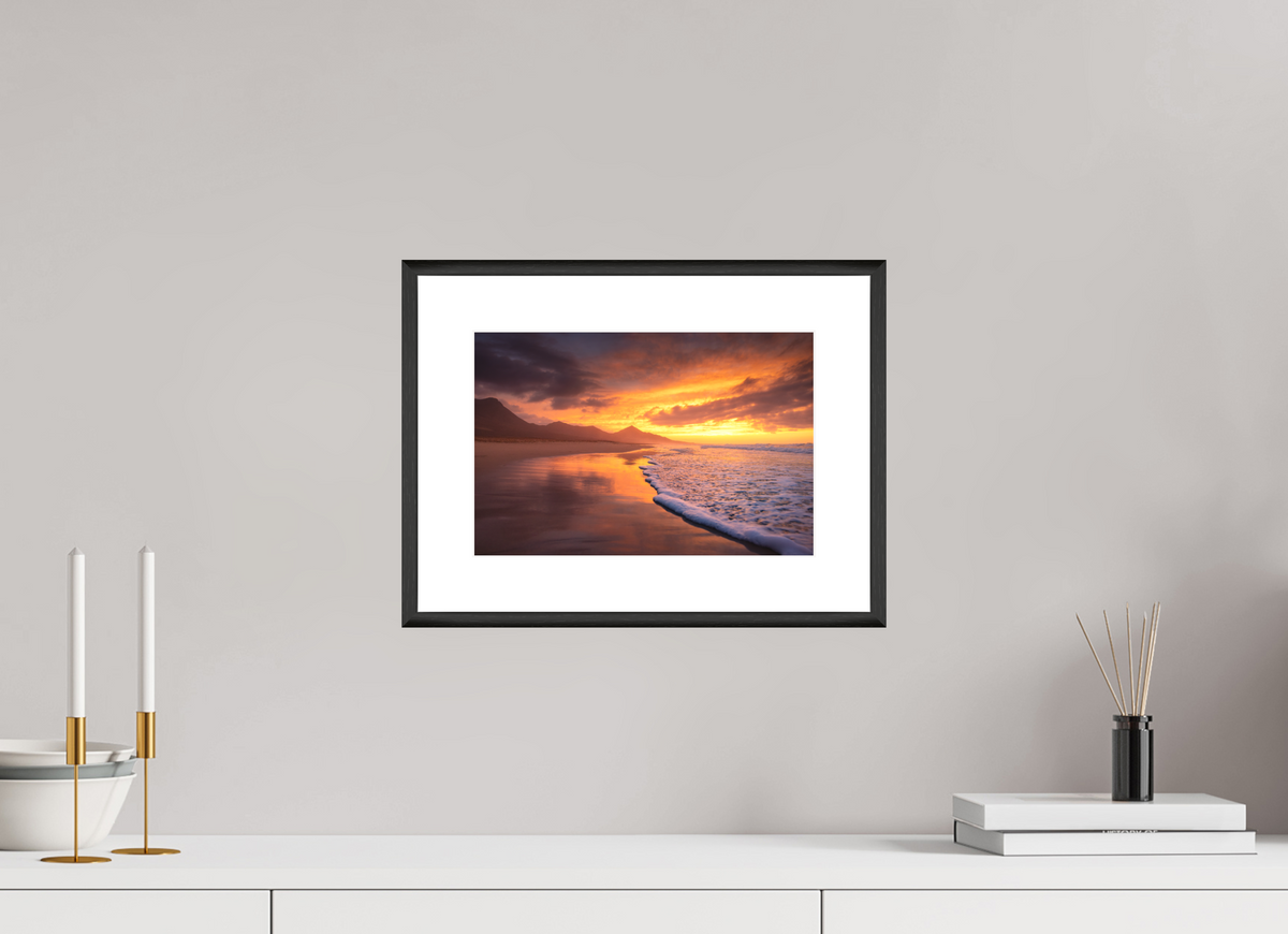 30 x 20 cm, Rahmen-Schwarz Dramatic Sunset on the Beach
