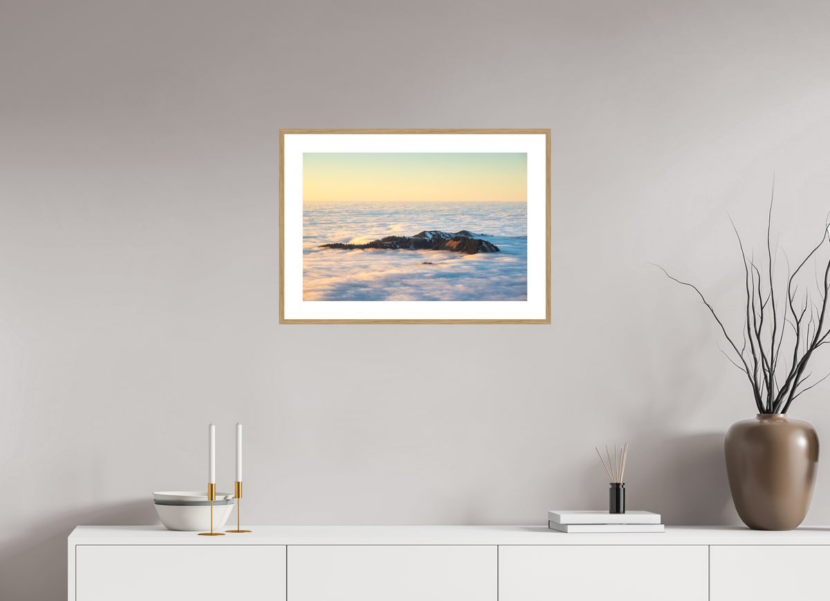 60 x 40 cm, Rahmen-Holzoptik Island in the Sea of Fog, Hohe Matona