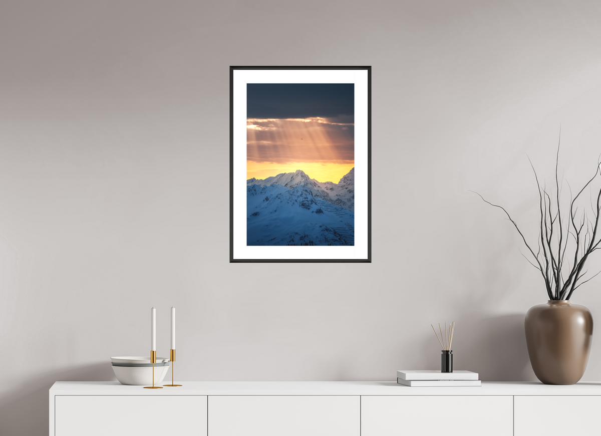 40 x 60 cm, Rahmen-Schwarz Light Rays Over the Peaks, Zürs