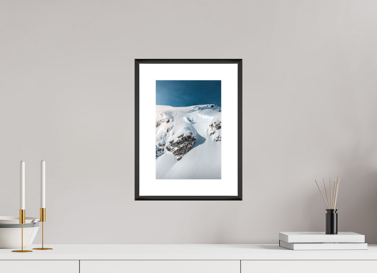 20 x 30 cm, Rahmen-Schwarz Skier Dropping a Steep Line, Arlberg