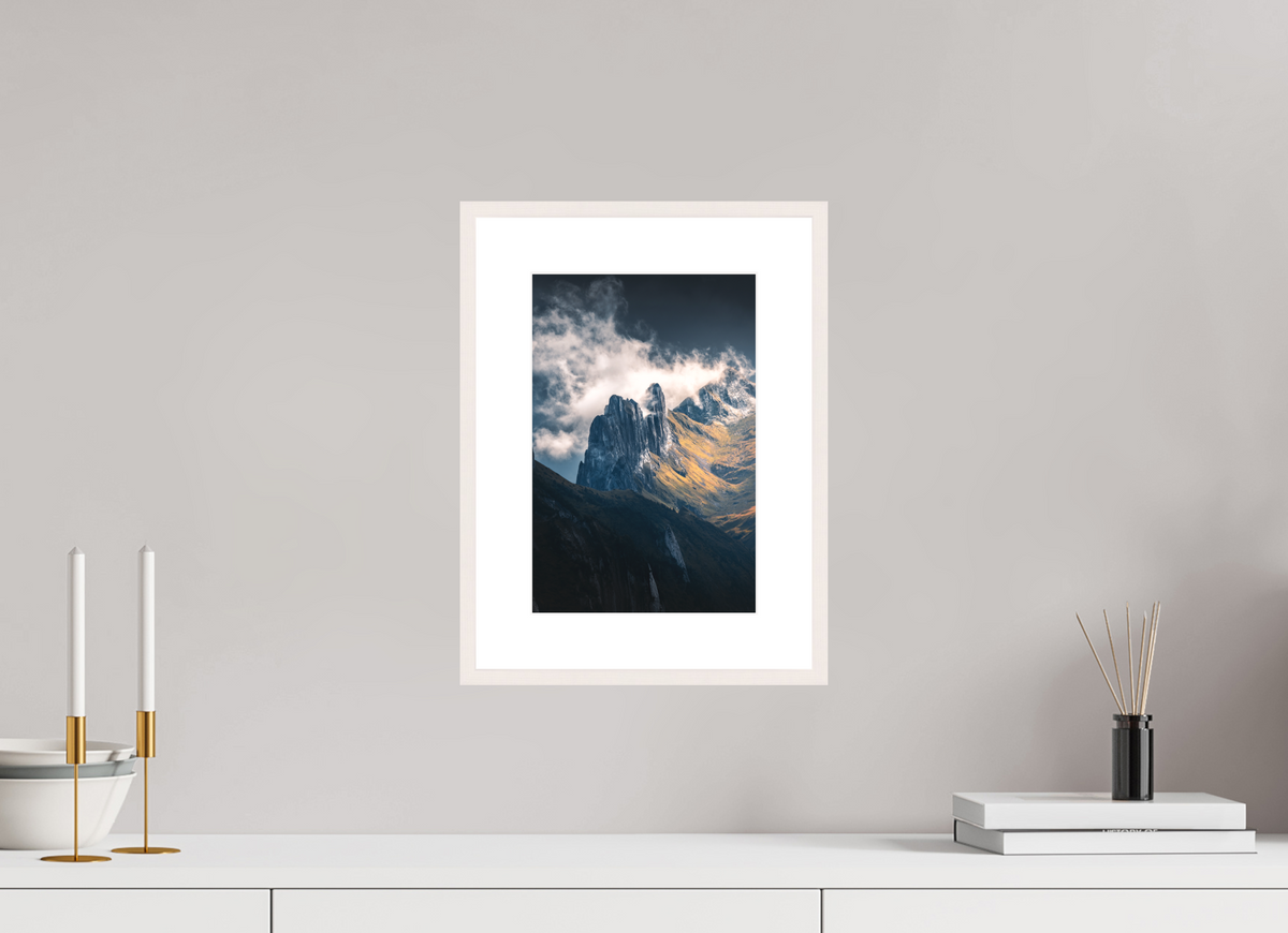 20 x 30 cm, Rahmen-Weiß Dramatic Spire, Hoher Kasten