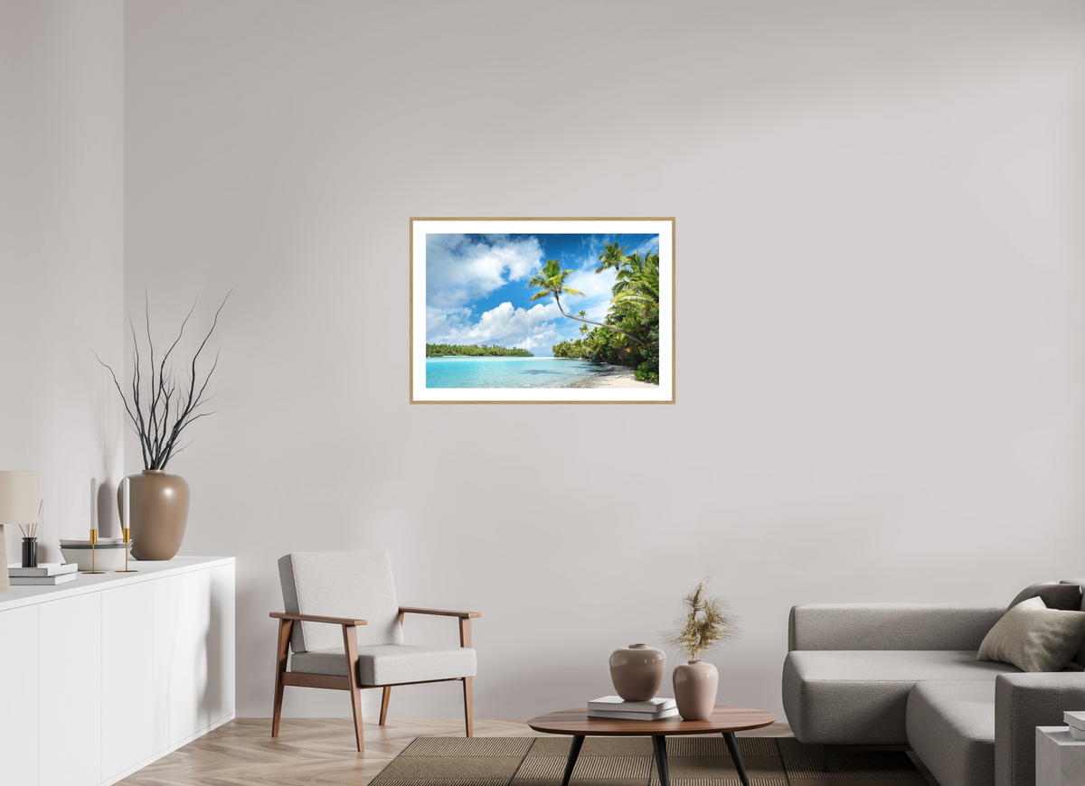 90 x 60 cm, Rahmen-Holzoptik Curved Palm Over the Lagoon, Aitutaki