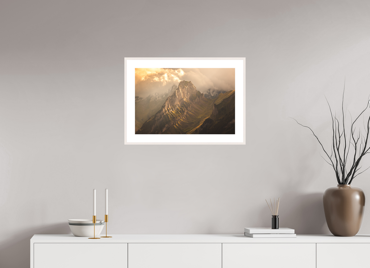 60 x 40 cm, Rahmen-Weiß Mountain Light Through the Clouds, Hoher Kasten