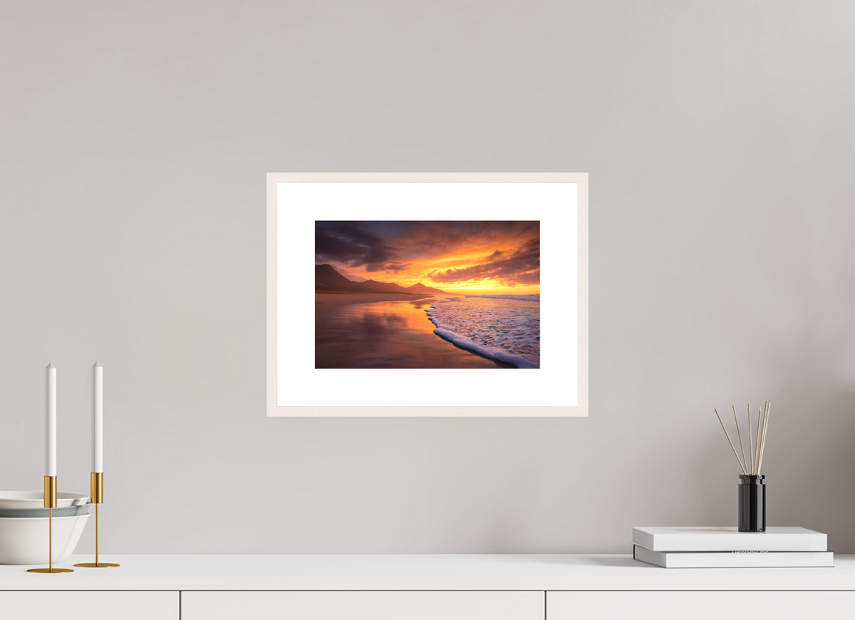 30 x 20 cm, Rahmen-Weiß Dramatic Sunset on the Beach