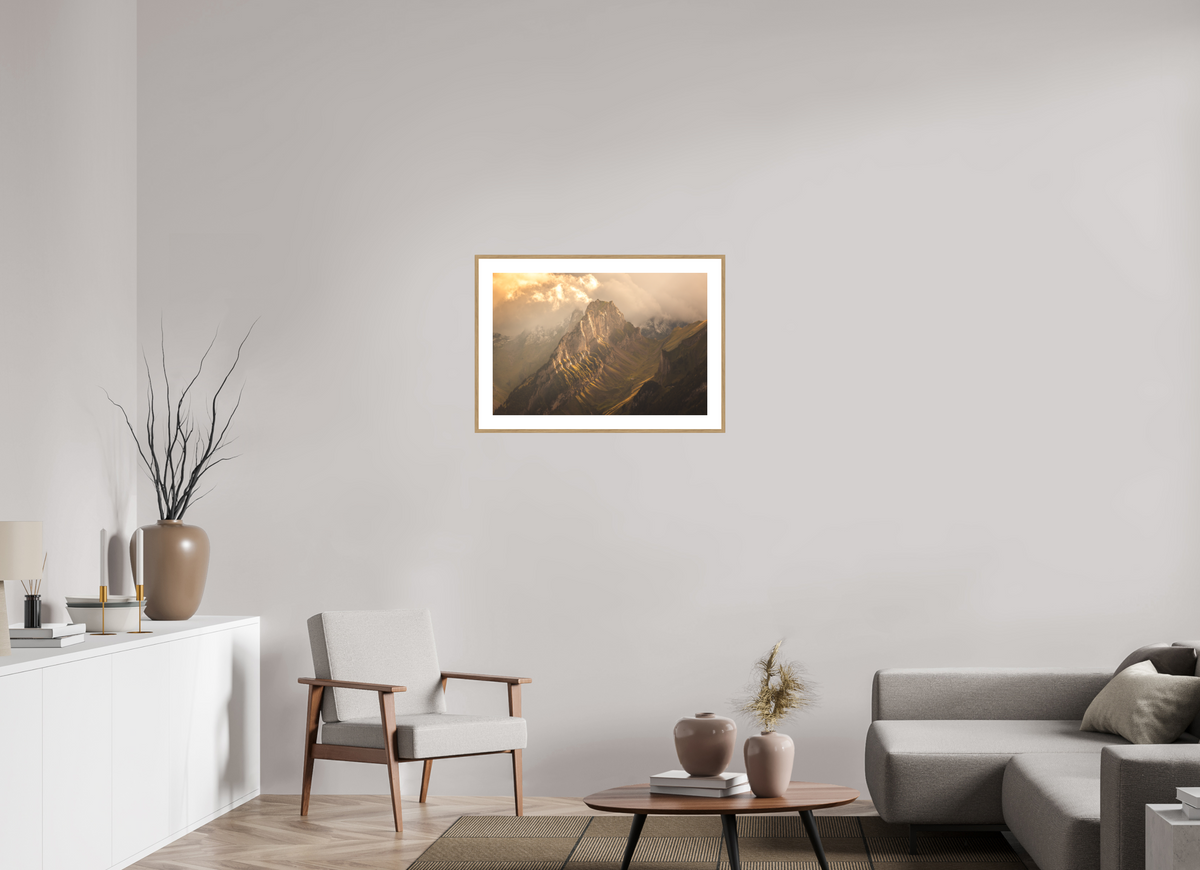 75 x 50 cm, Rahmen-Holzoptik Mountain Light Through the Clouds, Hoher Kasten