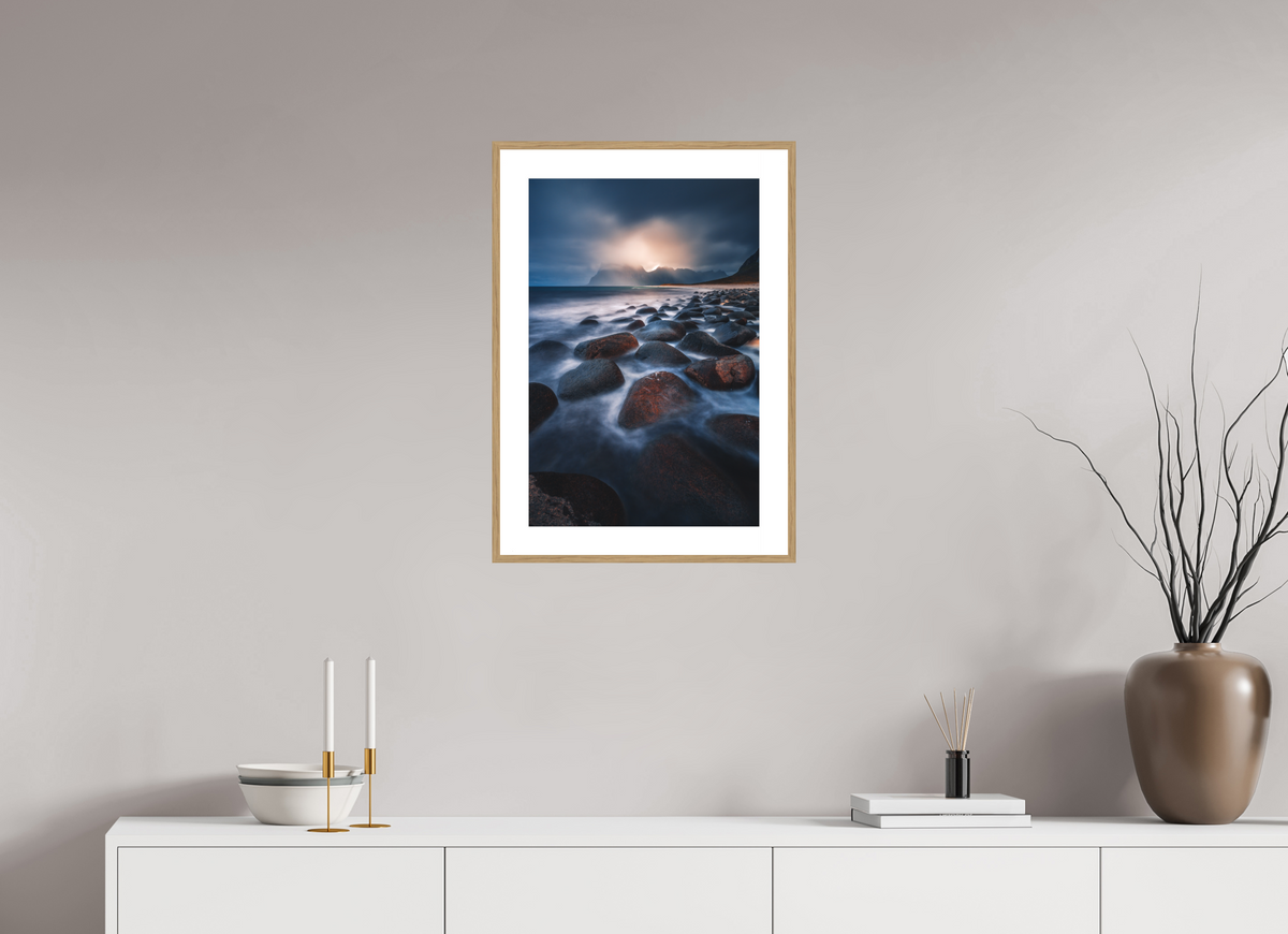 40 x 60 cm, Rahmen-Holzoptik Rocky Beach at Sunset, Lofoten