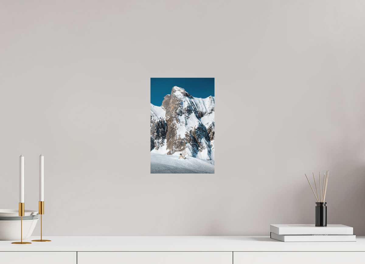 20 x 30 cm, Papierprint ohne Rahmen Snowy Rock Face in Winter