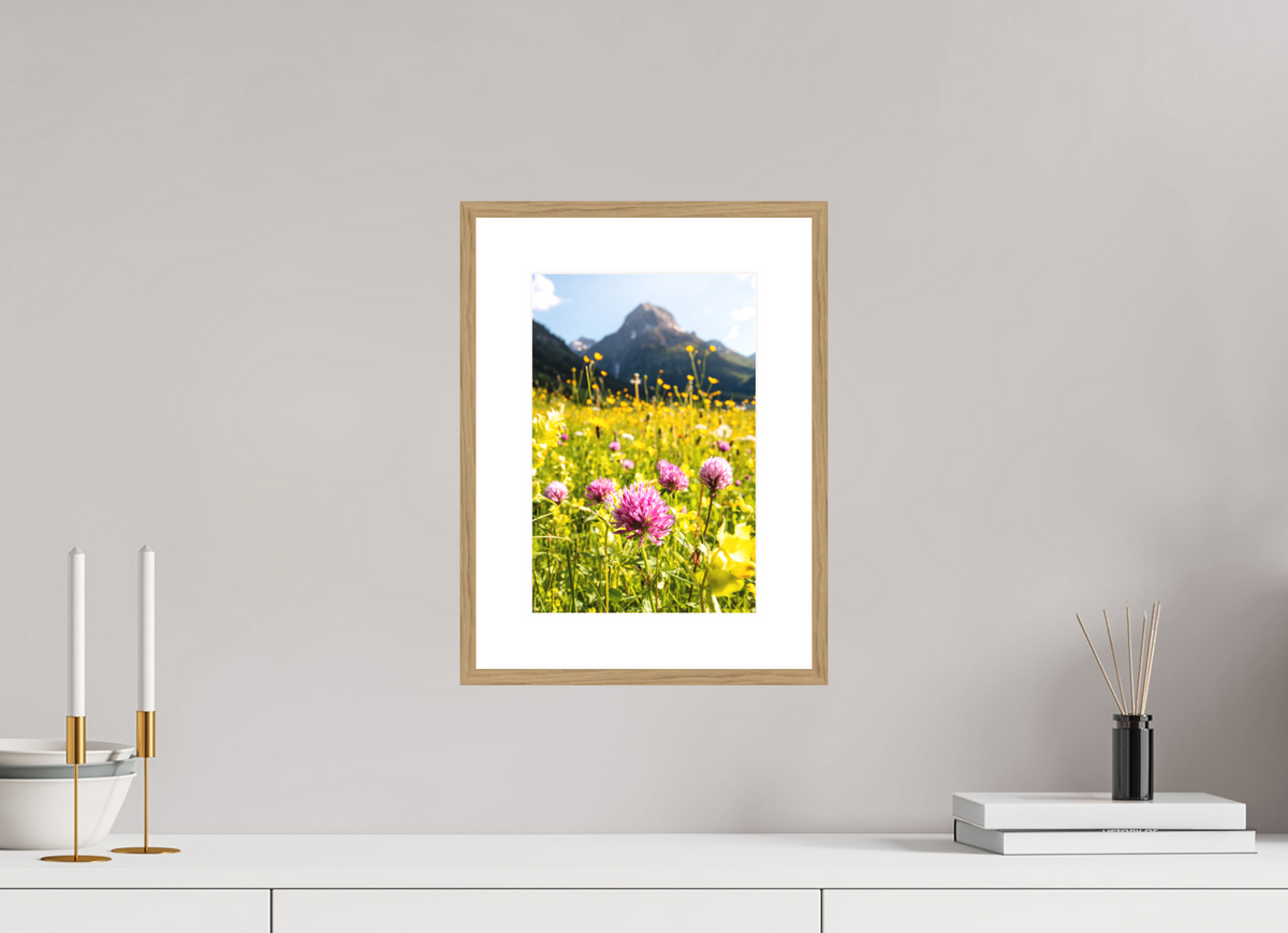 20 x 30 cm, Rahmen-Holzoptik Wildflower Meadow Below the Peak