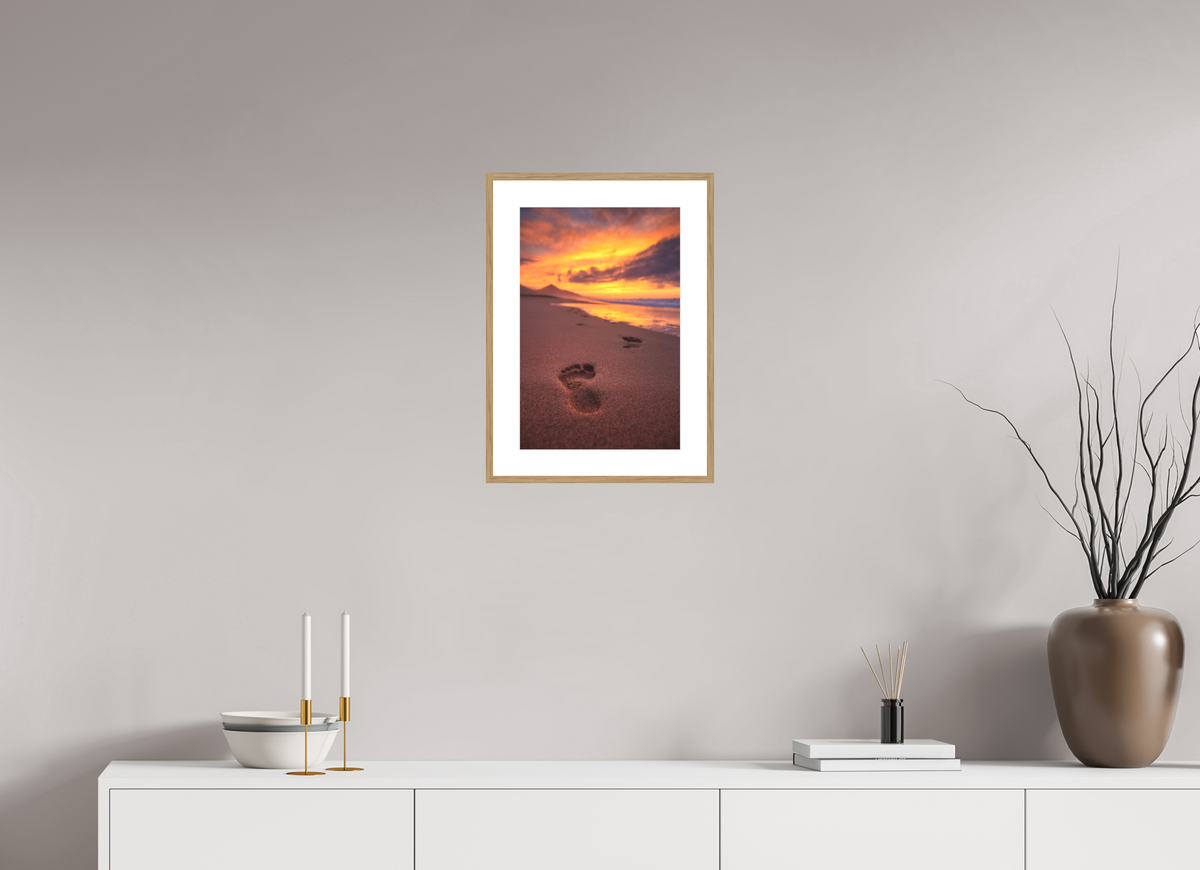 30 x 45 cm, Rahmen-Holzoptik Footprints at Sunset, Cofete, Fuerteventura