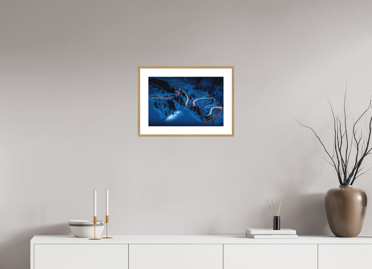 45 x 30 cm, Rahmen-Holzoptik Light Painted Skiing at Night