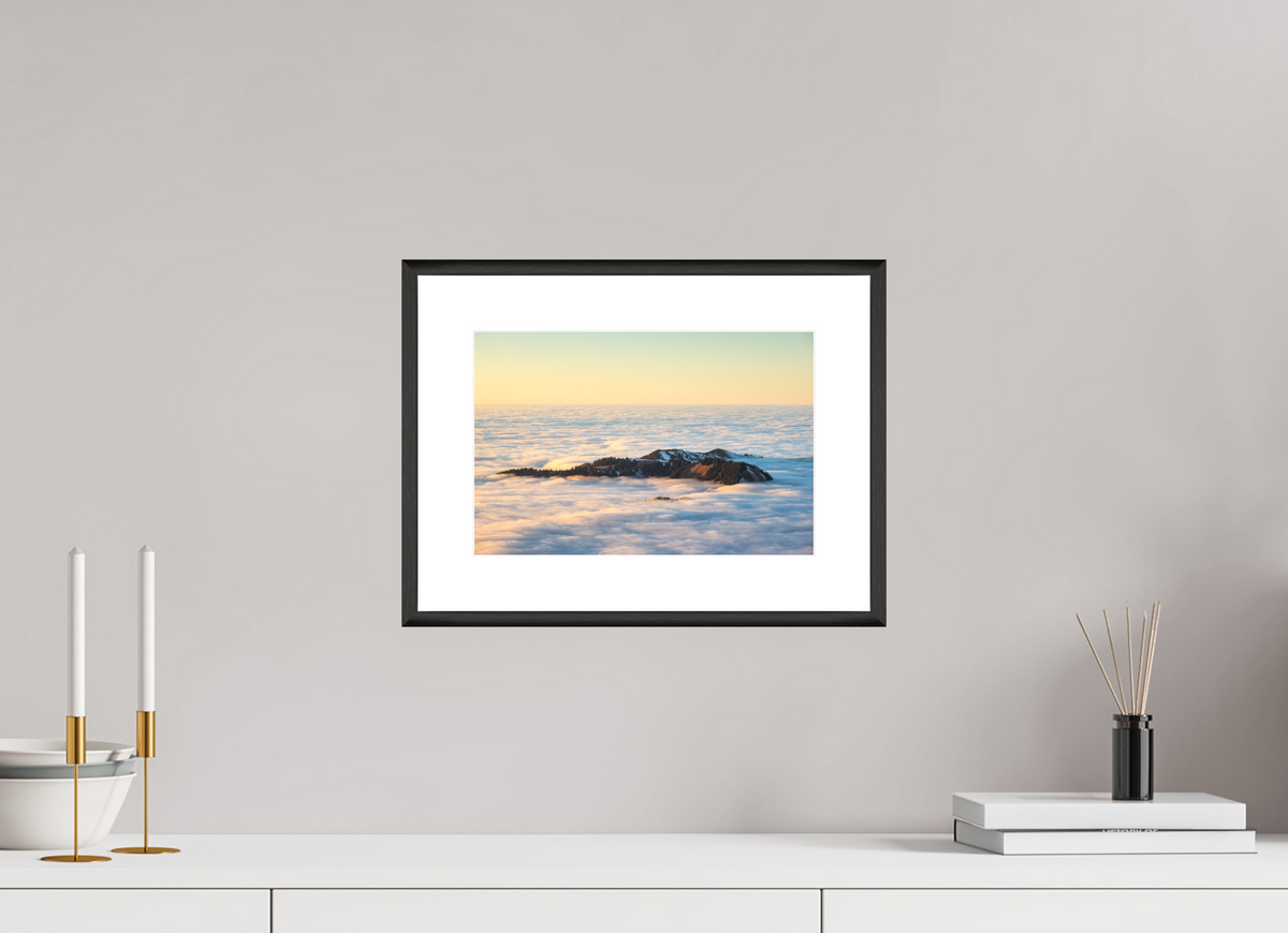30 x 20 cm, Rahmen-Schwarz Island in the Sea of Fog, Hohe Matona