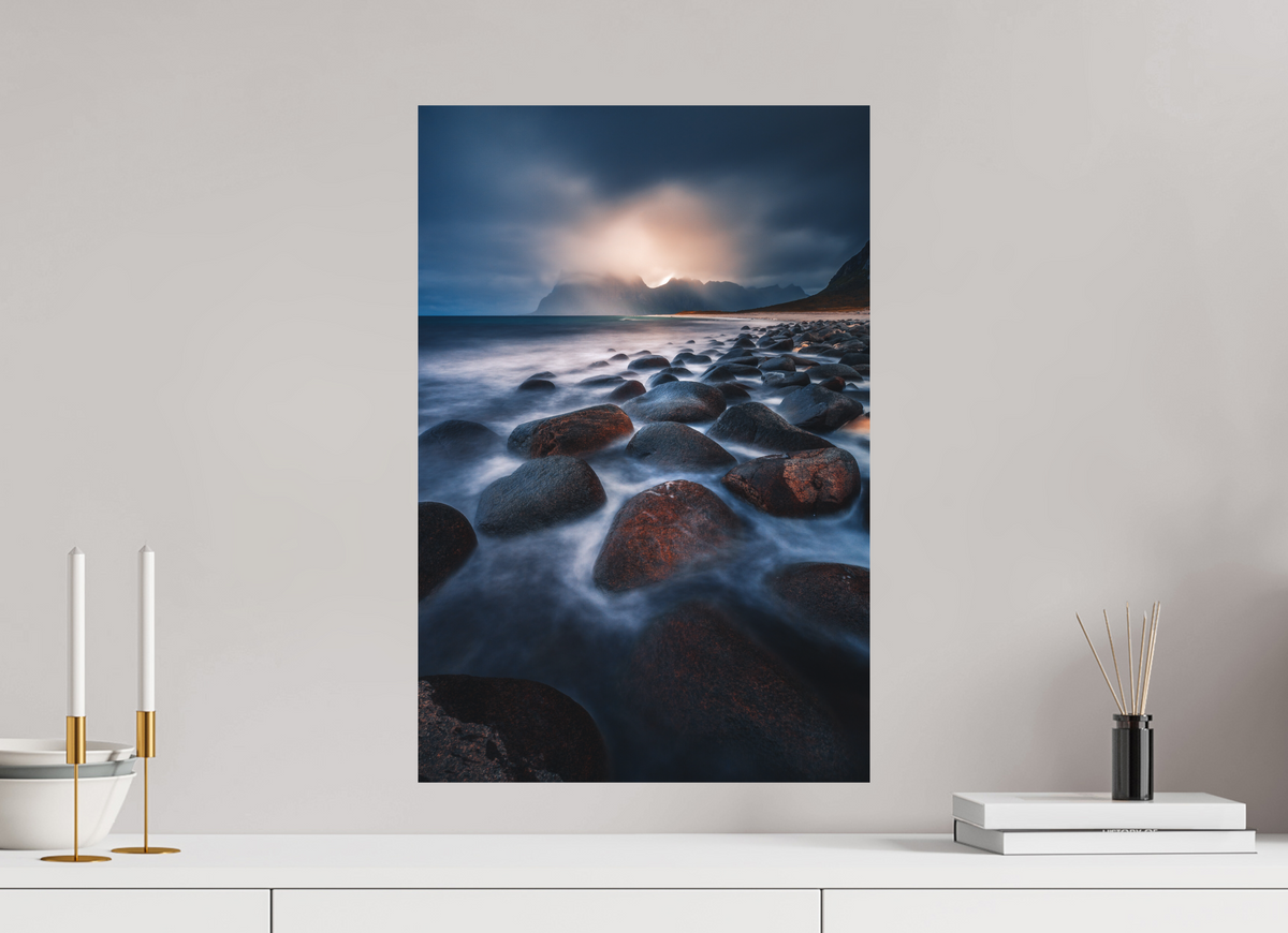 40 x 60 cm, Papierprint ohne Rahmen Rocky Beach at Sunset, Lofoten