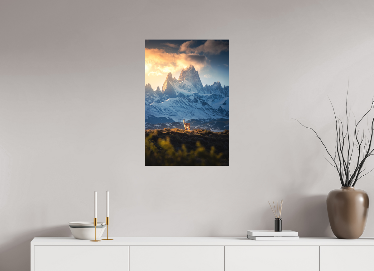 50 x 75 cm, Papierprint ohne Rahmen Guanaco below Fitz Roy in Golden Light, Patagonia
