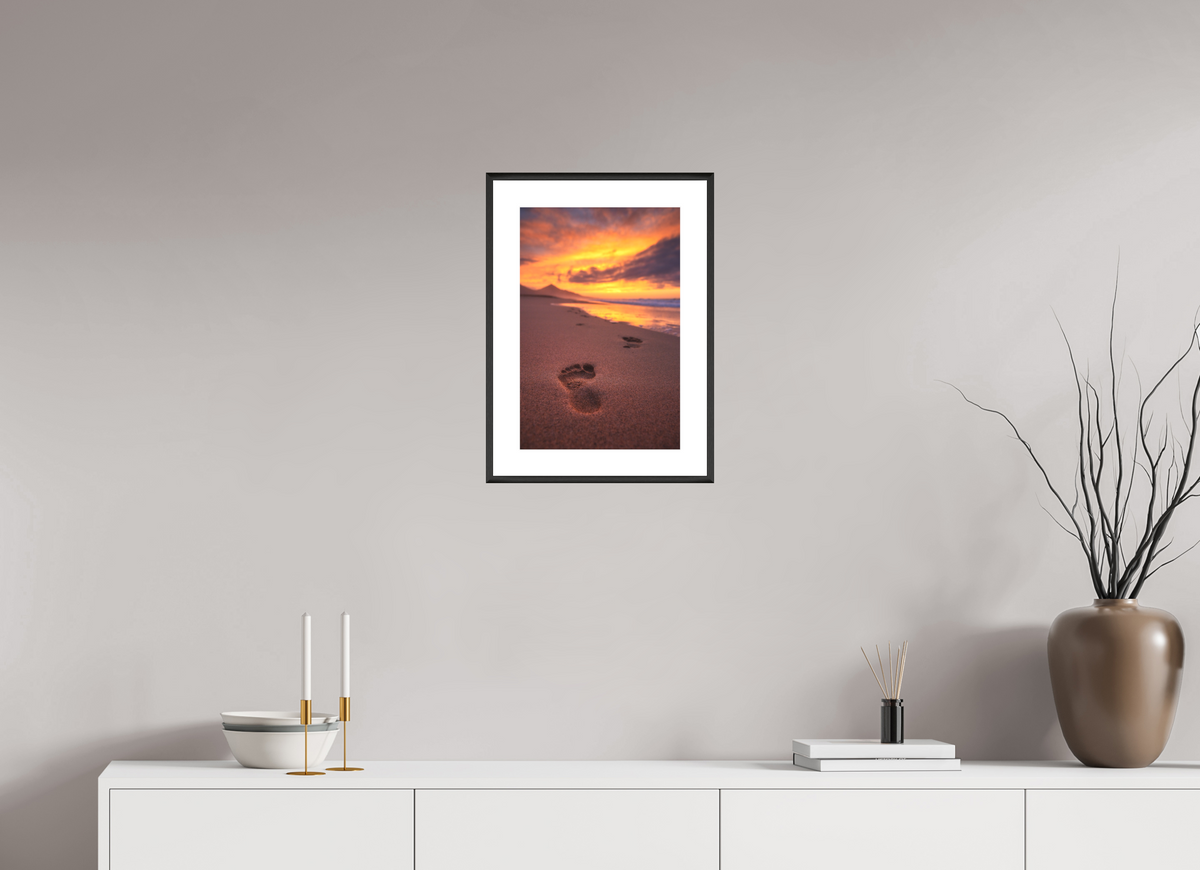 30 x 45 cm, Rahmen-Schwarz Footprints at Sunset, Cofete, Fuerteventura