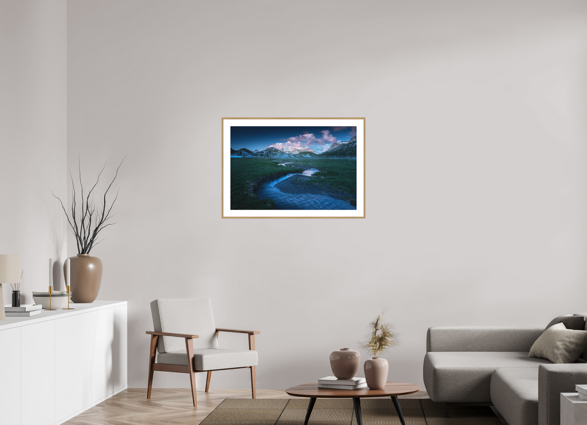 90 x 60 cm, Rahmen-Holzoptik Madloch River Bend at Blue Hour, Lech