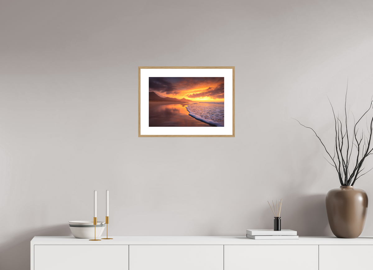 45 x 30 cm, Rahmen-Holzoptik Dramatic Sunset on the Beach