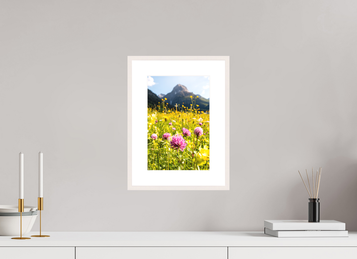 20 x 30 cm, Rahmen-Weiß Wildflower Meadow Below the Peak