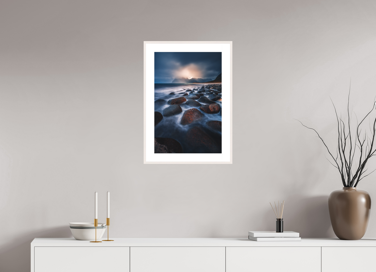 40 x 60 cm, Rahmen-Weiß Rocky Beach at Sunset, Lofoten