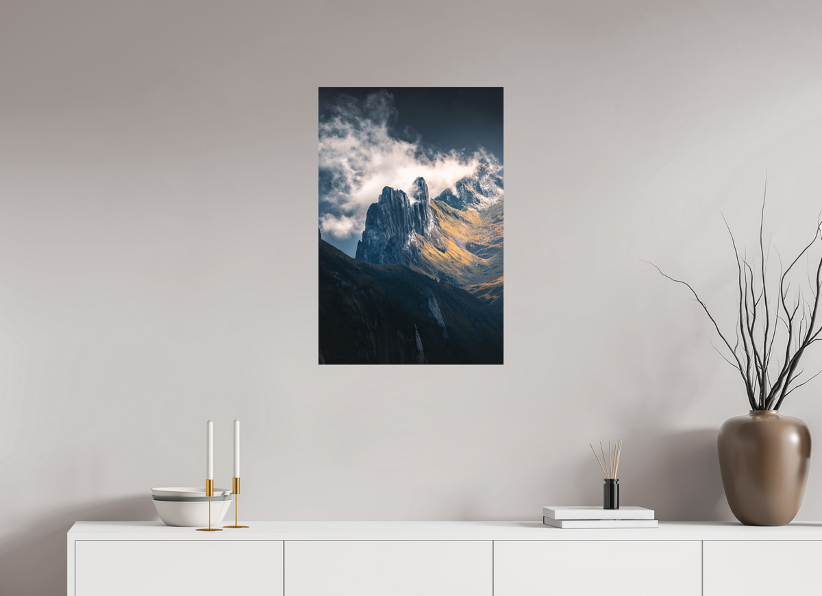 50 x 75 cm, Papierprint ohne Rahmen Dramatic Spire, Hoher Kasten