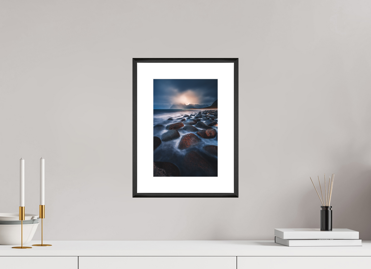 20 x 30 cm, Rahmen-Schwarz Rocky Beach at Sunset, Lofoten