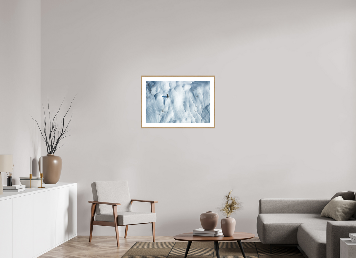 75 x 50 cm, Rahmen-Holzoptik Lone Skier in the Snow Waves