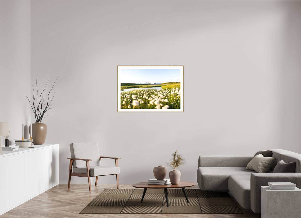105 x 70 cm, Rahmen-Holzoptik Alpine Cotton Grass by the Pond