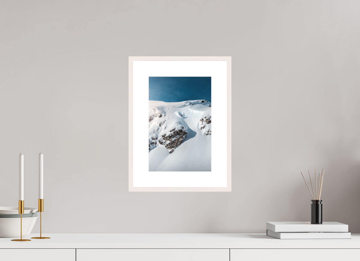 20 x 30 cm, Rahmen-Weiß Skier Dropping a Steep Line, Arlberg