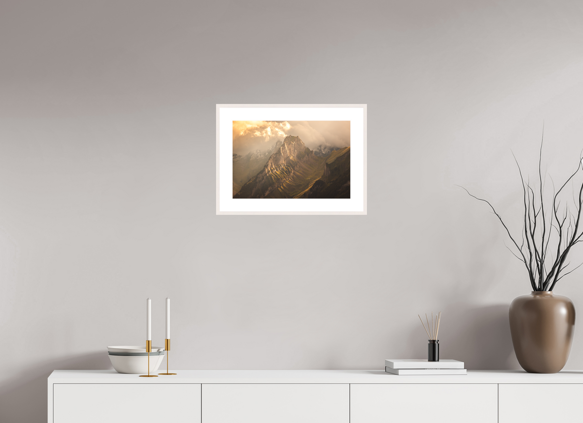 45 x 30 cm, Rahmen-Weiß Mountain Light Through the Clouds, Hoher Kasten