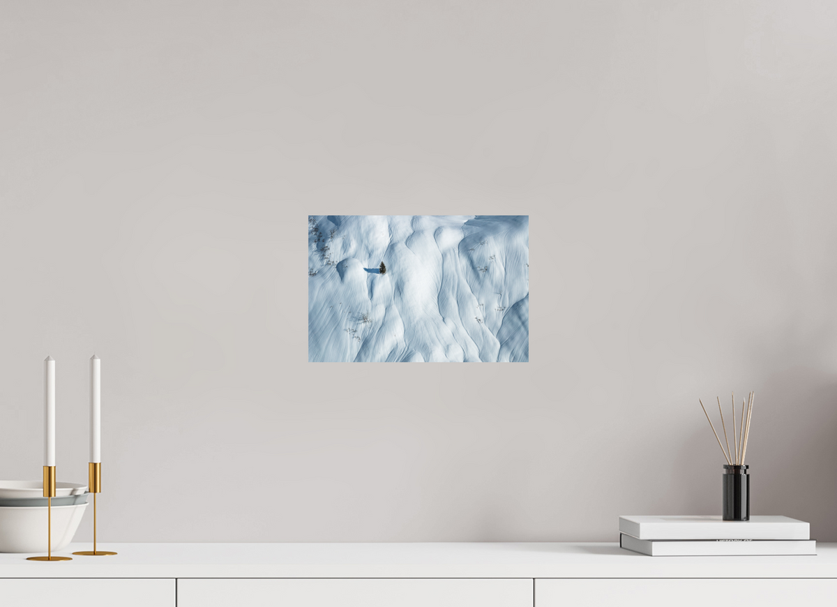 30 x 20 cm, Papierprint ohne Rahmen Lone Skier in the Snow Waves