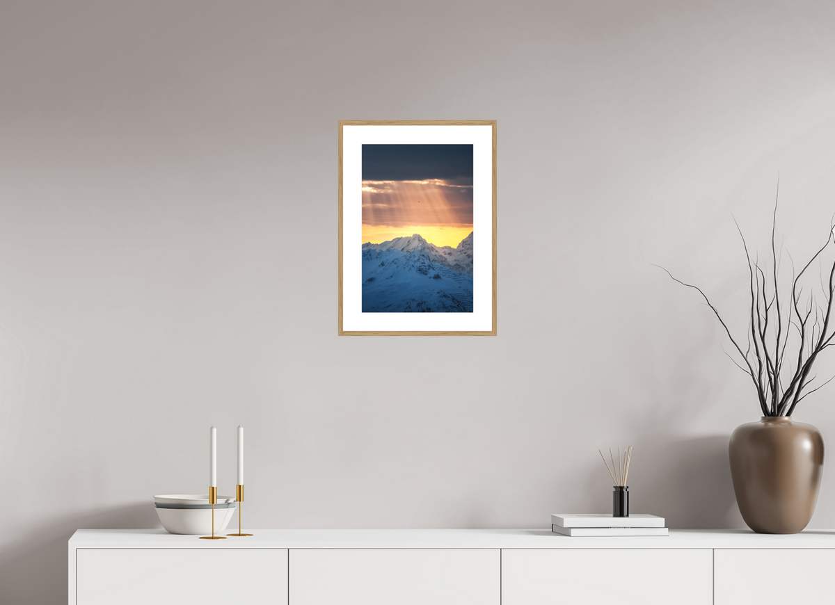 30 x 45 cm, Rahmen-Holzoptik Light Rays Over the Peaks, Zürs