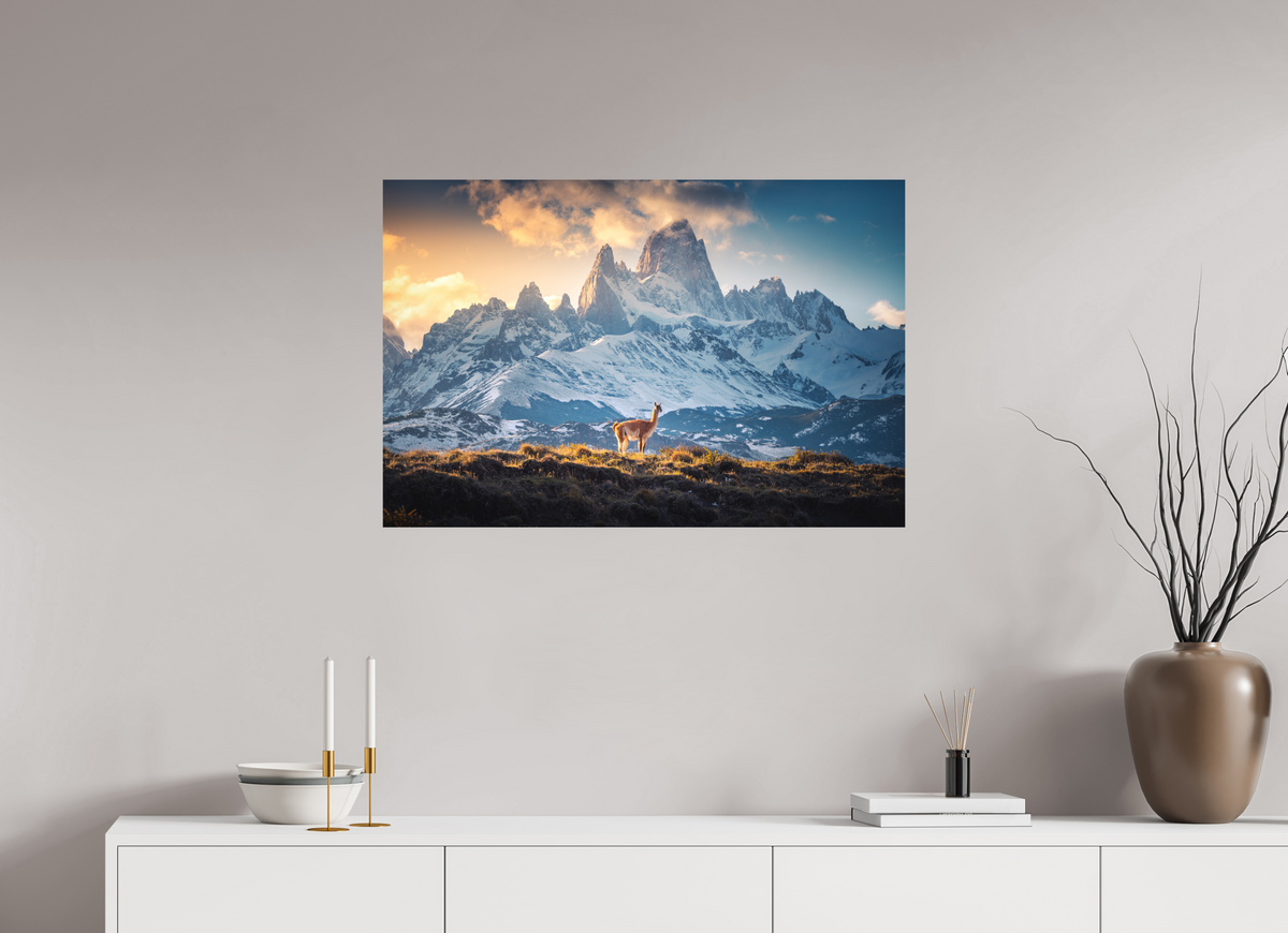 90 x 60 cm, Papierprint ohne Rahmen Guanaco at Fitz Roy, Patagonia
