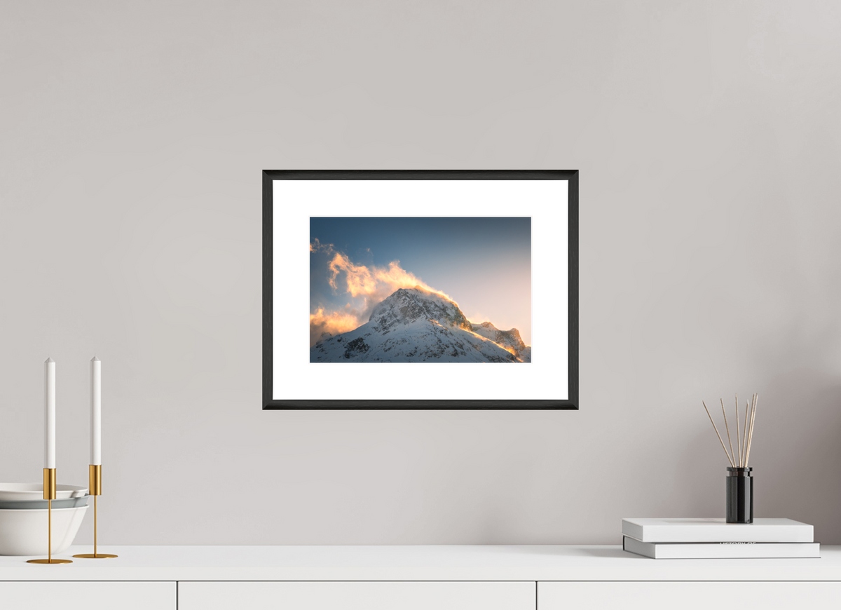 30 x 20 cm, Rahmen-Schwarz Golden Light on the Omeshorn, Lech