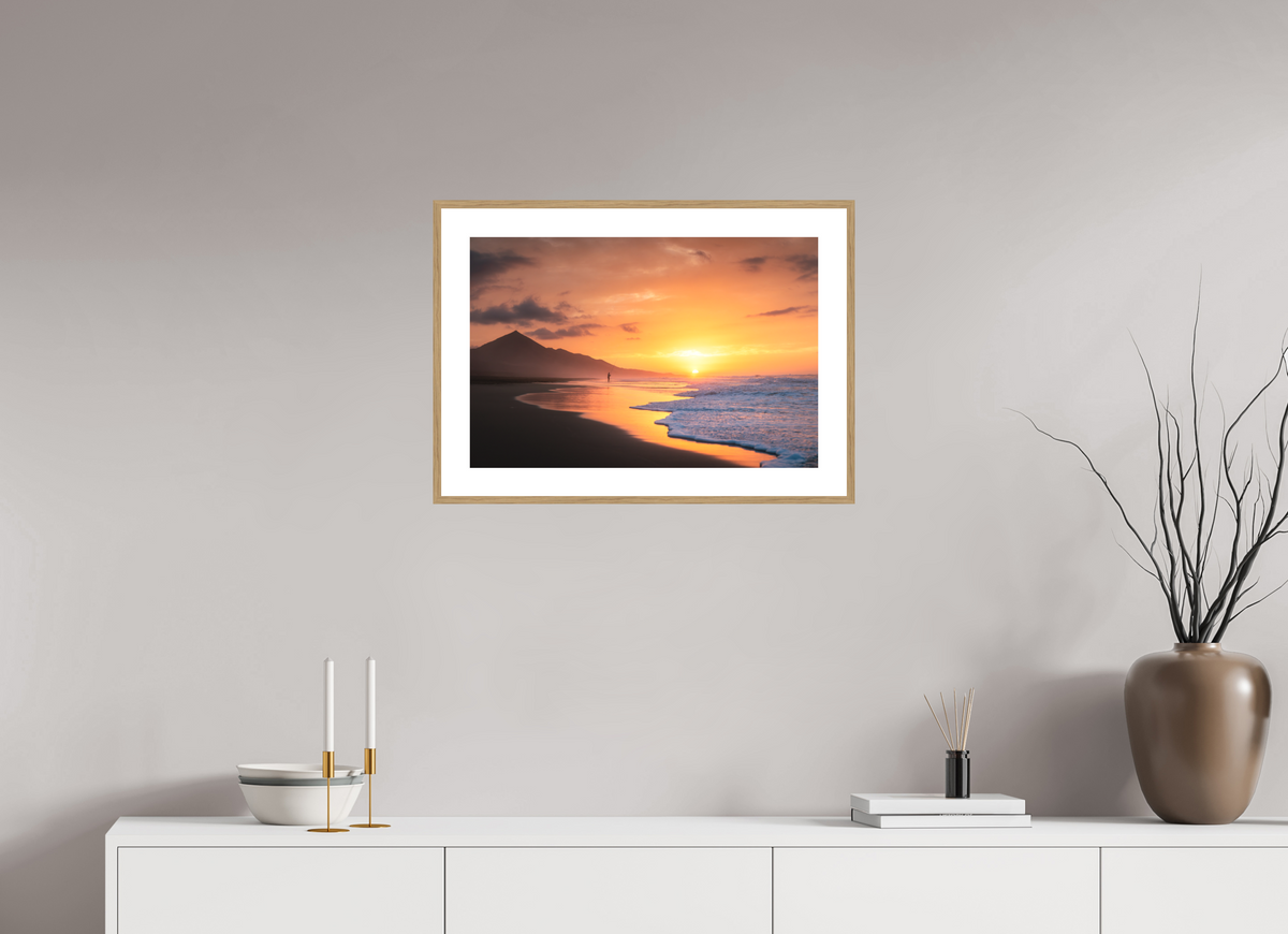 60 x 40 cm, Rahmen-Holzoptik Sunset Angler at Cofete, Fuerteventura