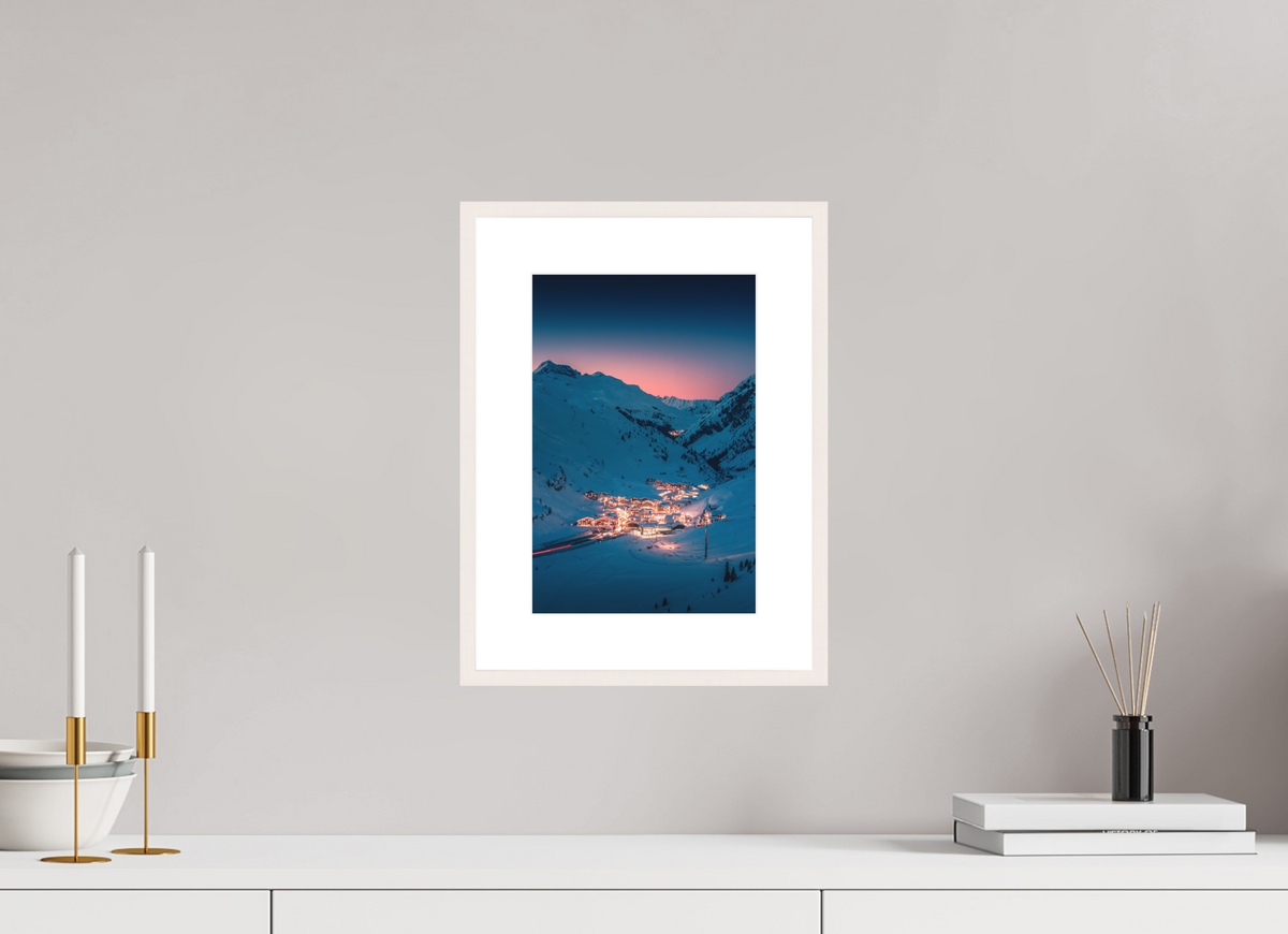 20 x 30 cm, Rahmen-Weiß Afterhour Lights in Zürs, Arlberg
