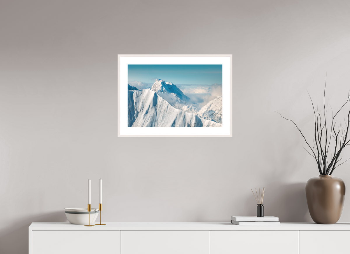 60 x 40 cm, Rahmen-Weiß Omeshorn Cross with Rote Wand in Winter, Arlberg