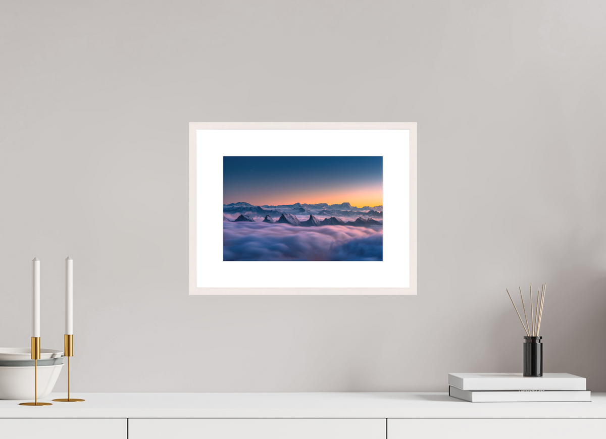 30 x 20 cm, Rahmen-Weiß Peaks Above the Sea of Fog