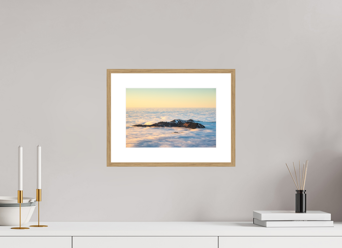 30 x 20 cm, Rahmen-Holzoptik Island in the Sea of Fog, Hohe Matona