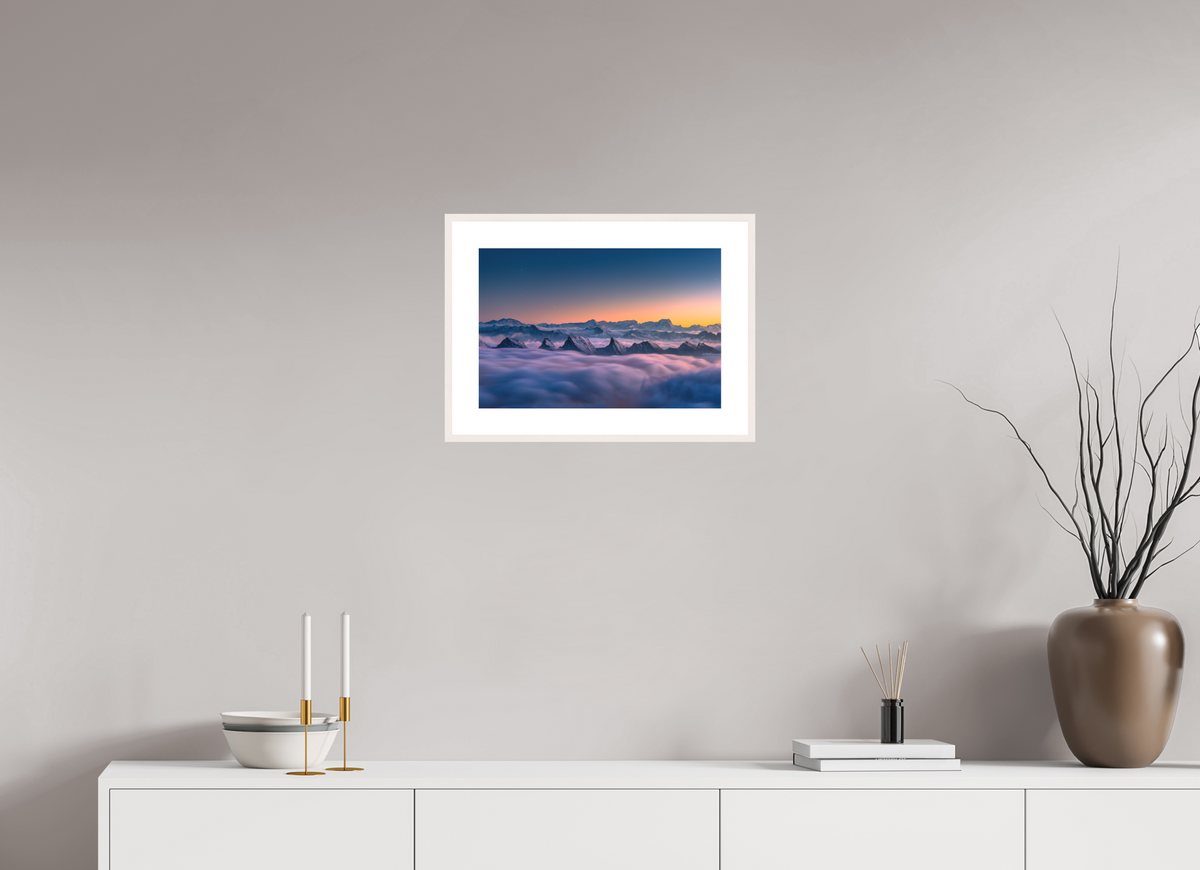 45 x 30 cm, Rahmen-Weiß Peaks Above the Sea of Fog