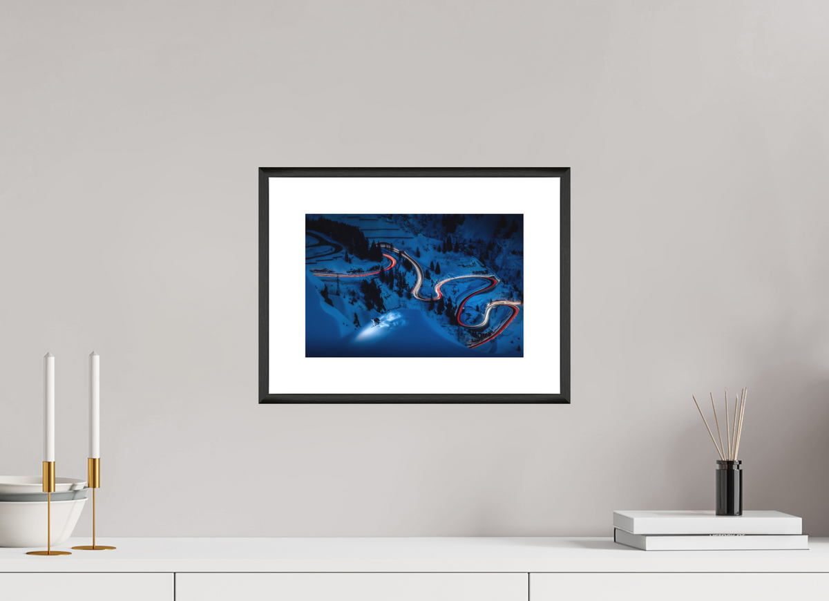 30 x 20 cm, Rahmen-Schwarz Light Painted Skiing at Night