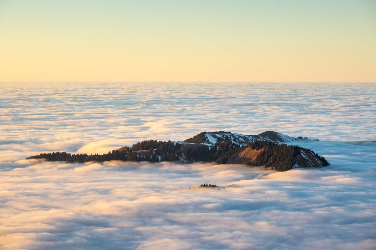 Photo Island in the Sea of Fog, Hohe Matona