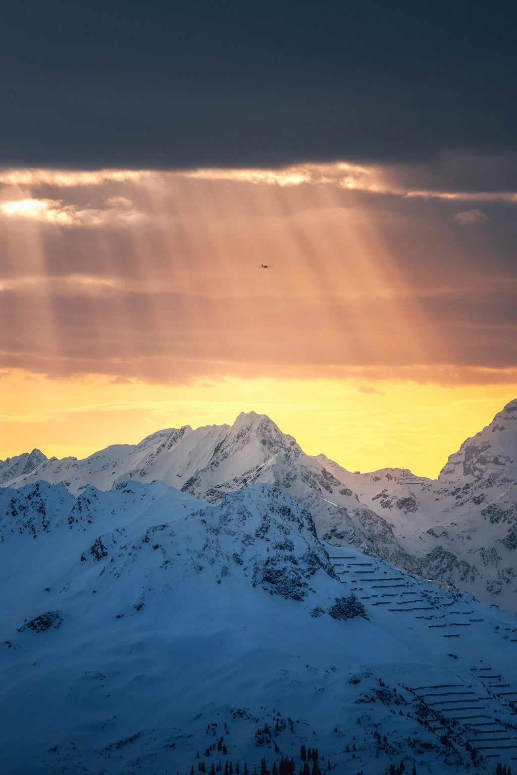 Photo Light Rays Over the Peaks, Zürs