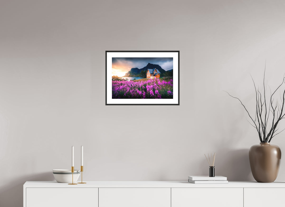 Orange House with Flowers, Lofoten, 45 x 30 cm, framed Schwarz