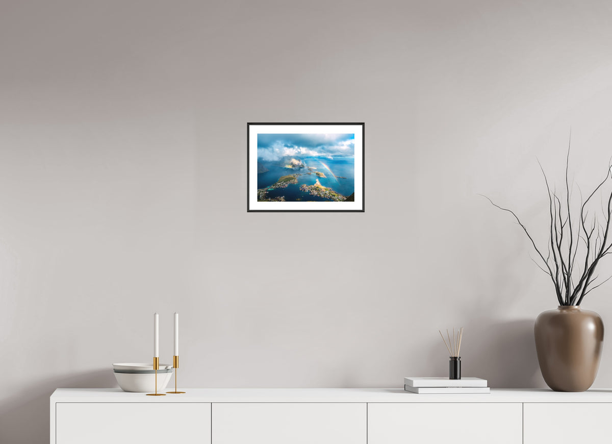 Rainbow over Reinebringen, Lofoten, 30 x 20 cm, framed Schwarz