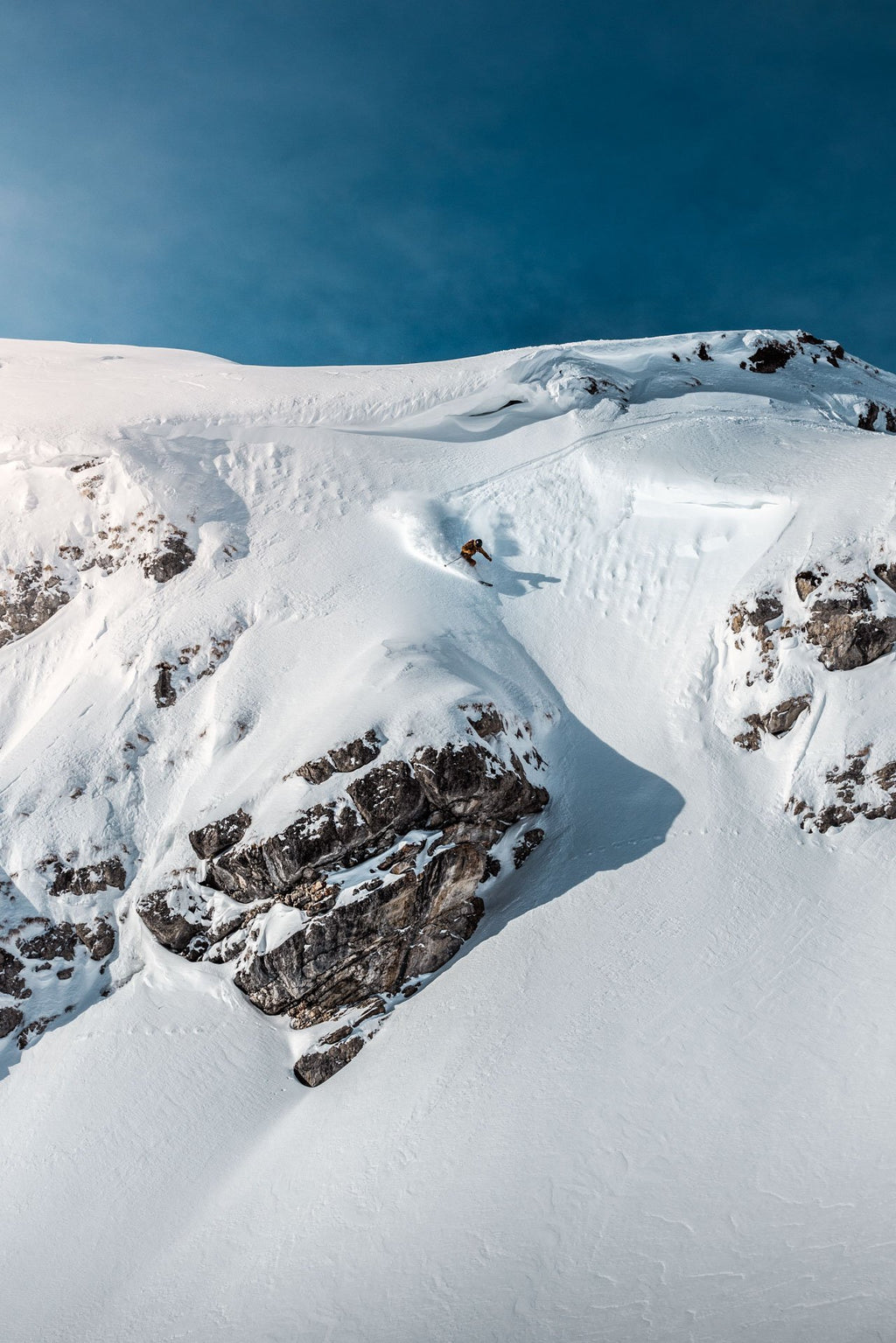 Photo Skier Dropping a Steep Line, Arlberg