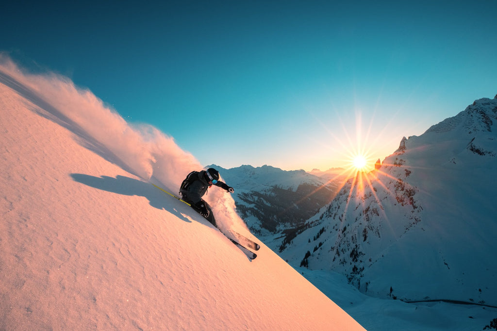 Photo Skiing Into the Sunset, Flexenpass