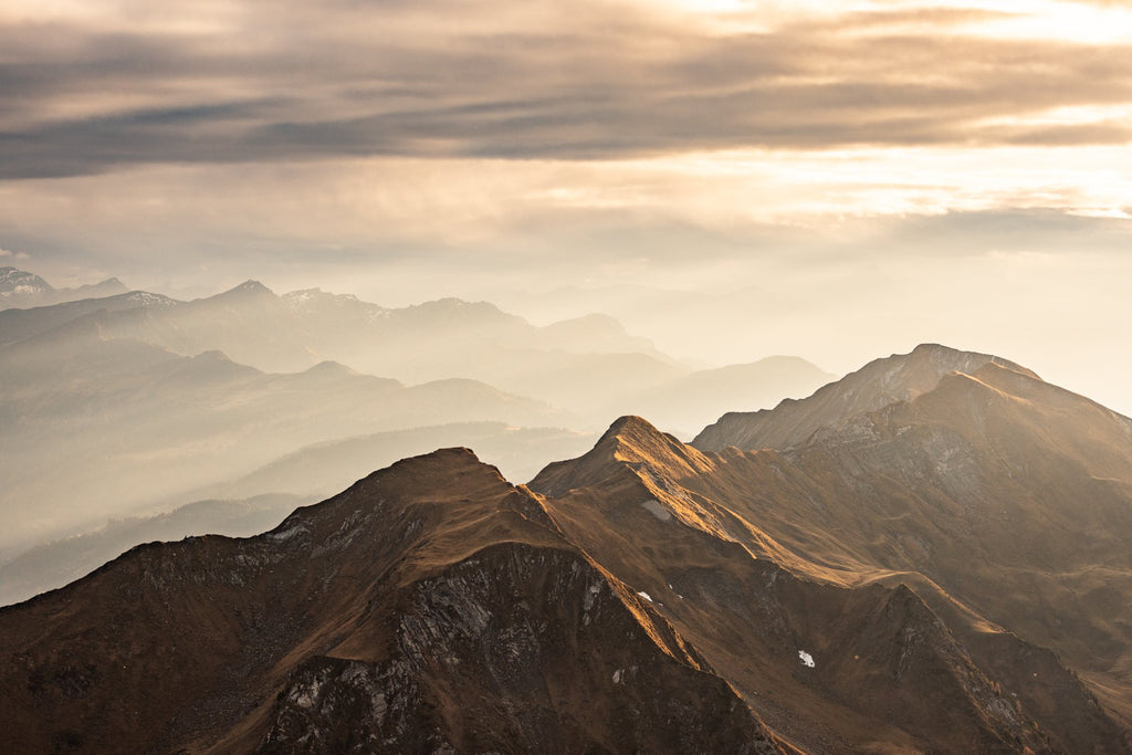 Photo Alpine Cloud Inversion at Sunset