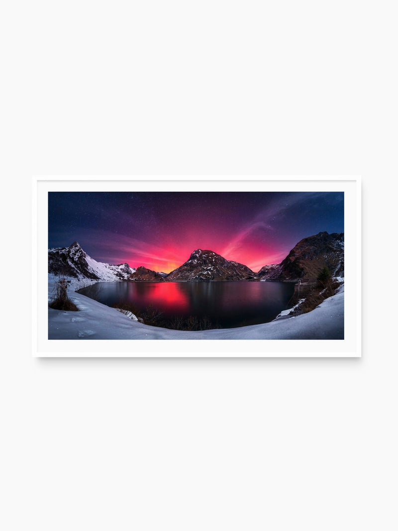 Northern Lights over the Spullersee, Arlberg, white frame